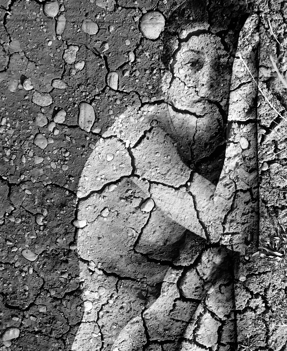 Kat Cracked Earth